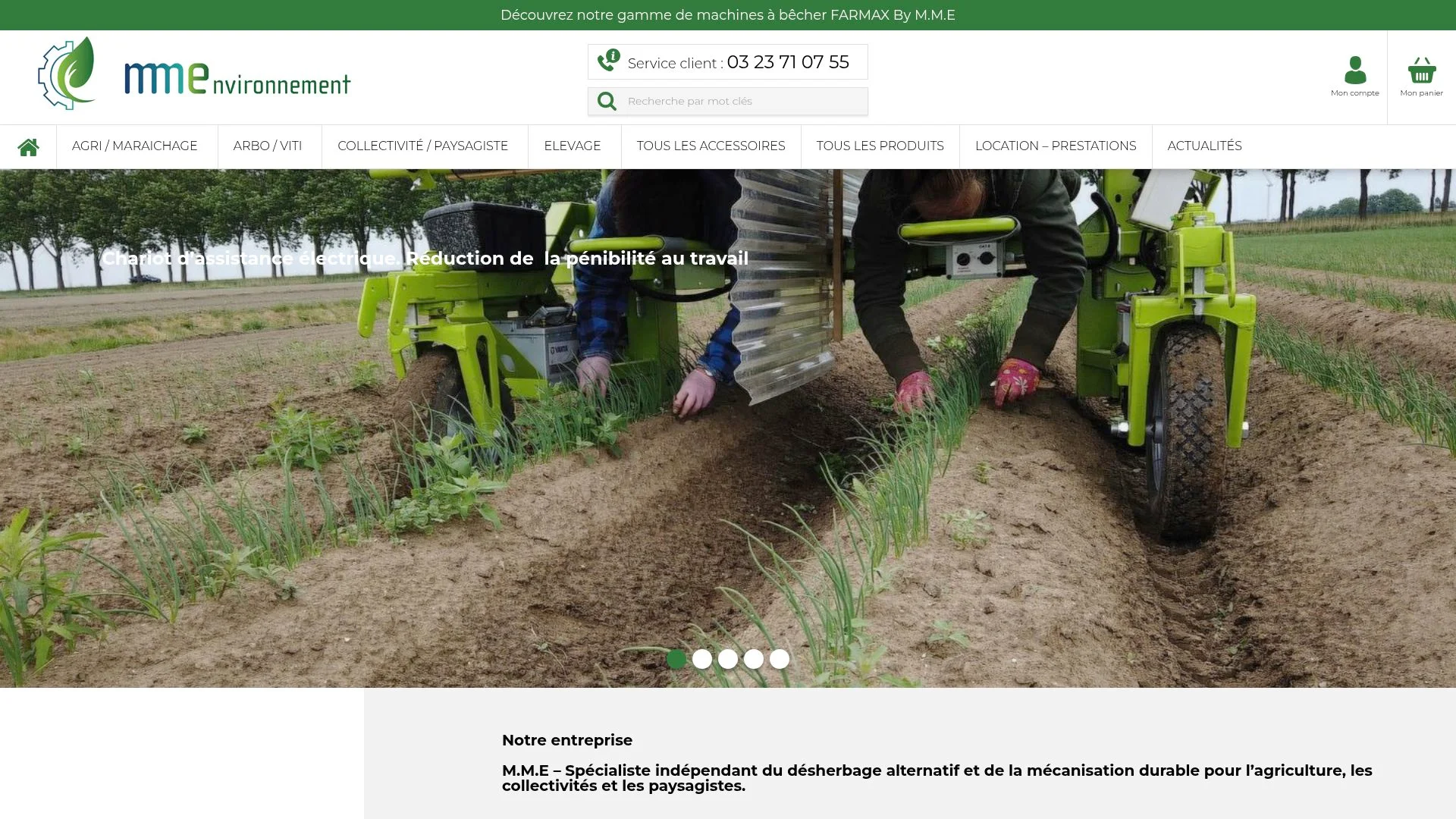 Machines agricoles vertes dans un champ, réduction de la pénibilité au travail.